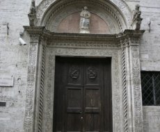 Palazzo del Capitano del Popolo. Il portale