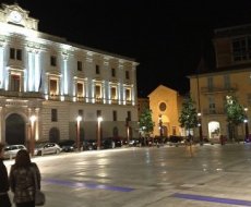 Piazza Mario Pagano. La provincia di notte
