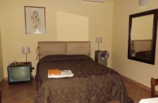 Visit Vinslounge bed and breakfast's page in Barletta