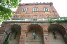 Visitez la page de Il castello di uviglie dans Rosignano Monferrato