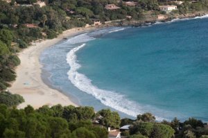 Genn'e Mari is one of the two beaches of Torre delle Stelle. It can be reached on foot by stairs (300 m) or by car without leaving the village (1,5 km). It's a very nice white sandy beach and offer all the services for tourists included two bars.