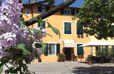 Visit Bed and breakfast lucca fora's page in Lunata